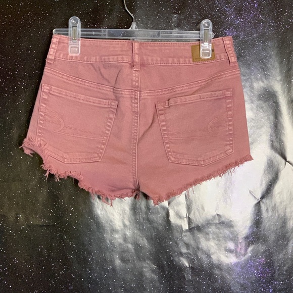American Eagle- Rose Colored Raw Hem Shorts size 2 - Picture 3 of 4